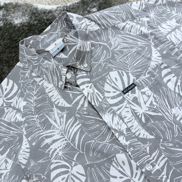 Columbia Rapid Rivers Short Sleeve Button Down Shirt - Picture 3 of 10